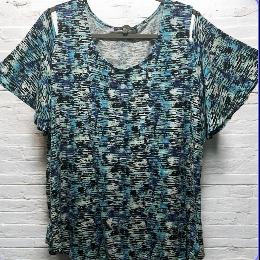 Rose & Olive Multicolor Abstract Women's Top W/Cold Shoulder & Butterfly sleeves